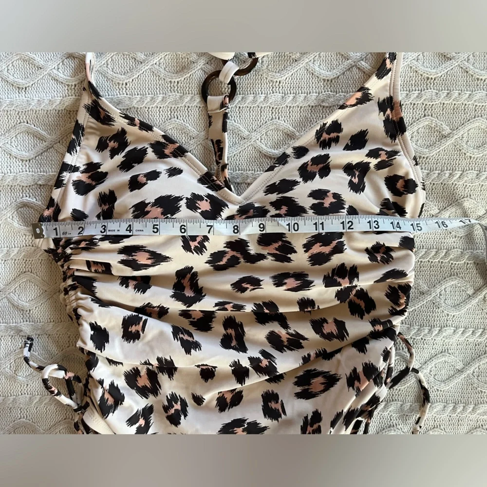 Kona Sol Animal Print 1 Piece Swimsuit Women’s Size Medium - Picture 4 of 10